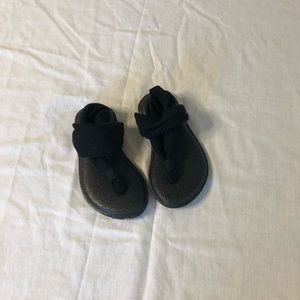 Little girl sanuk sandals